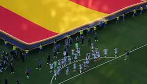 Momen Kontroversial, Pemain Argentina Kompak Memalingkan Badan saat Skuad Spanyol Mengangkat Trofi Piala Dunia 2026
