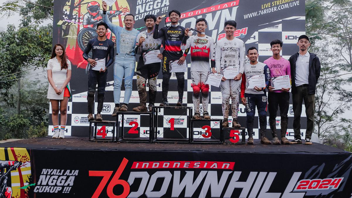 Atasi Tantangan Cuaca, Rendy Varera Sanjaya Berjaya di Seri 2 Indonesian Downhill 2024