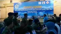 Sekitar 1000 anggota TNI AL  lakukan aksi donor darah.