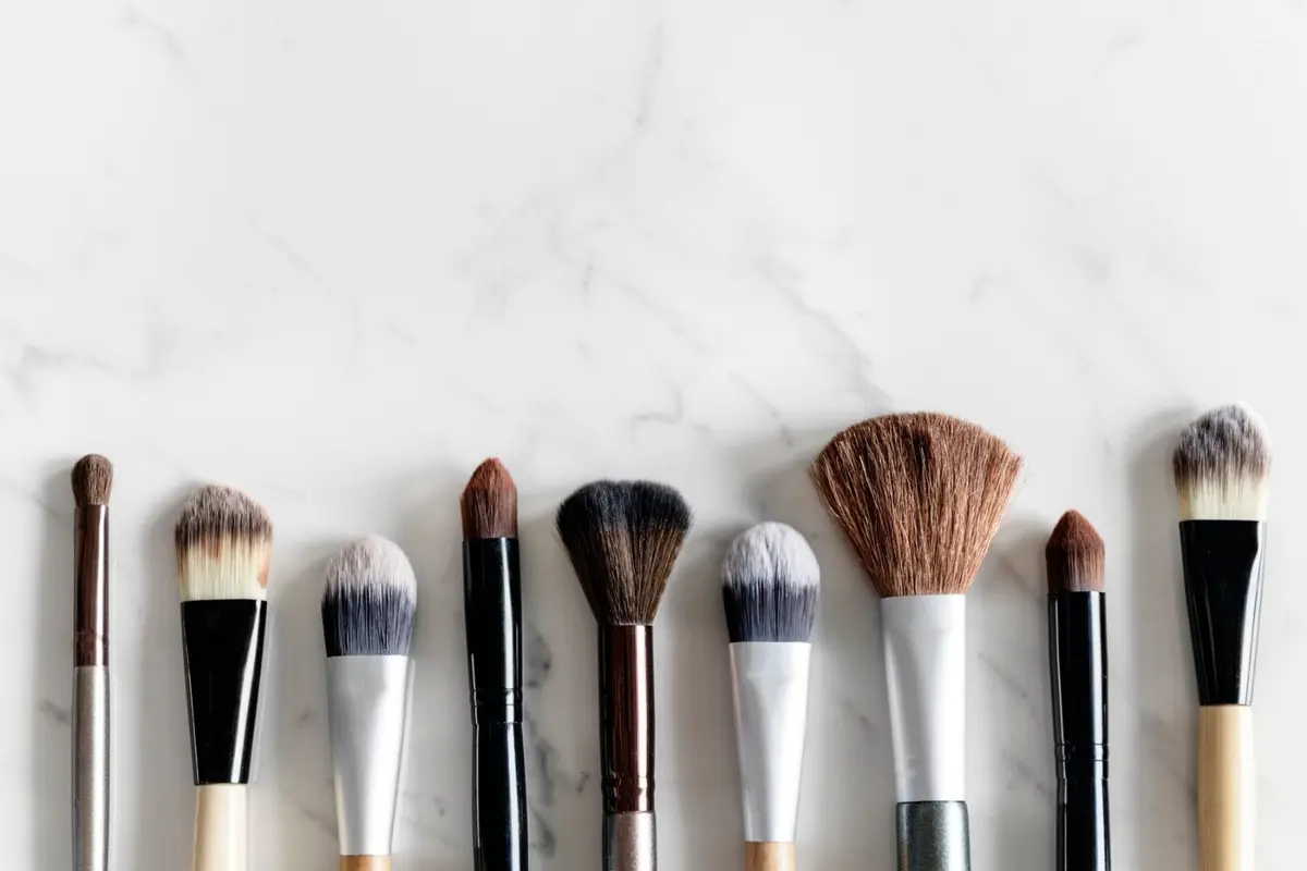 Pilih Kuas Makeup yang Tepat Ternyata Berpengaruh ke Hasil Riasan (Foto/Sumber: Freepik)
