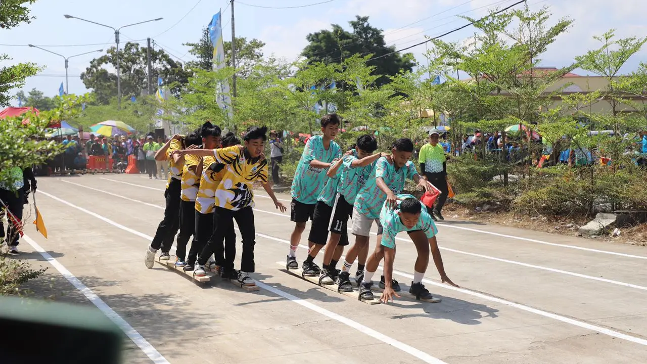 Kejuaraan Forkab III Kormi 2024 mempertandingkan enam cabang olahraga tradisional, yaitu Ketapel, Sumpitan, Hadang, Egrang, Tarumpah Panjang, dan Dagongan, serta senam KORMI. (Liputan6.com/Jayadi Supriadin)