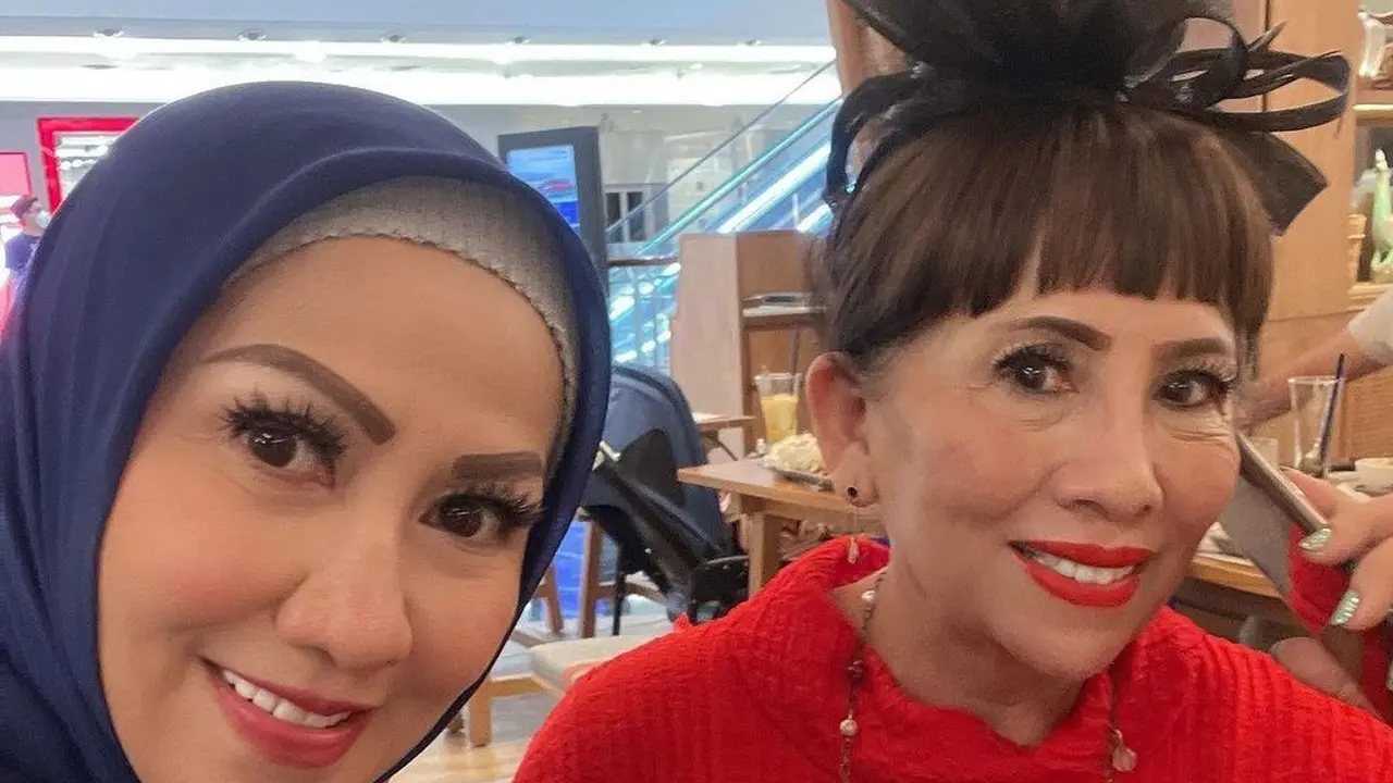 Venna Melinda dan Ibunya