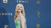Potret Elle Fanning Tampil Memesona di Karpet Biru Emmy Awards 2026