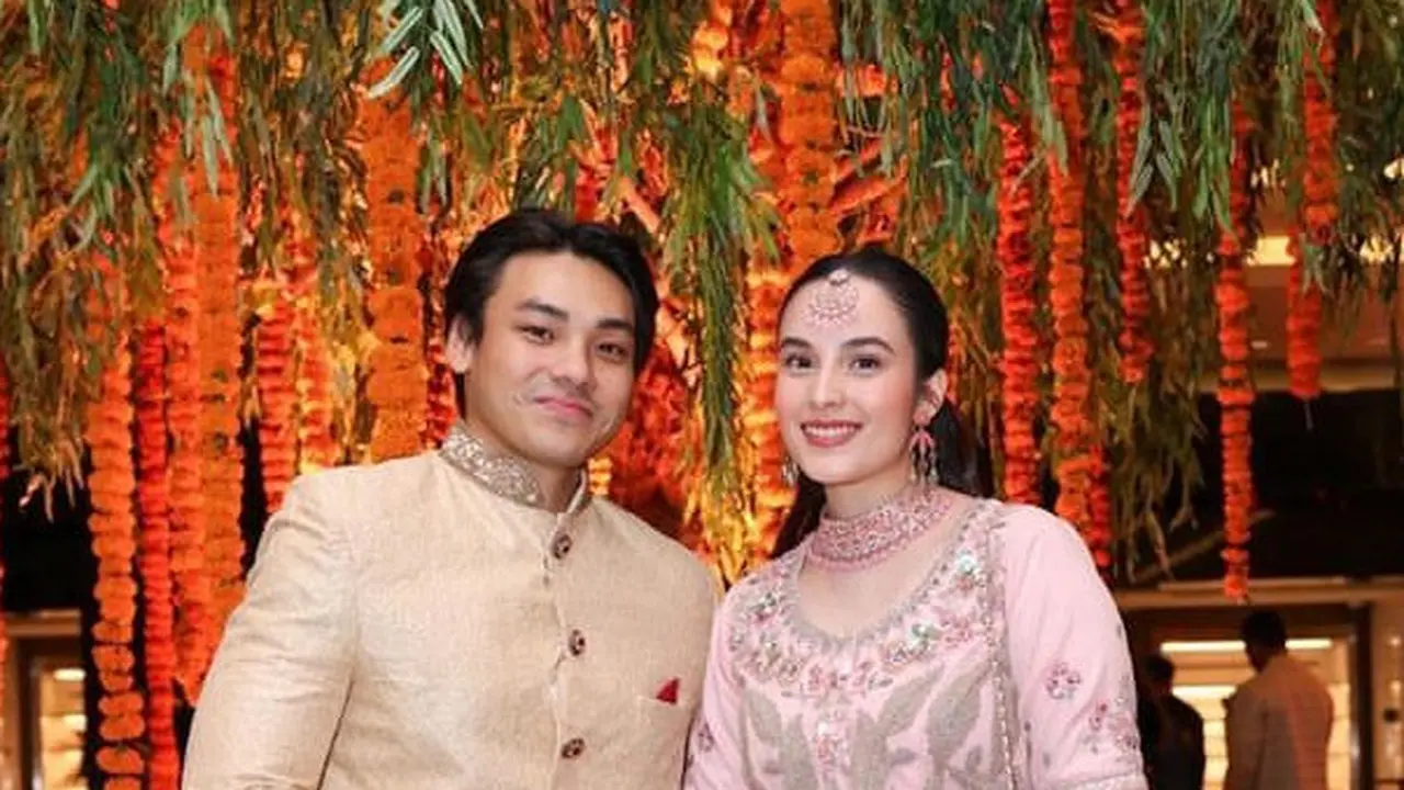 Chelsea Islan  Dibalut Pakaian Leheng khas India saat Festival Diwali. [@chelseaislan]