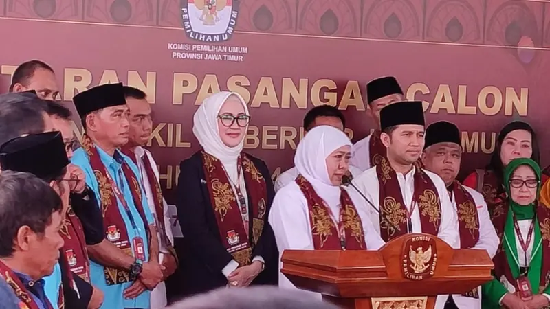 Khofifah-Emil Dardak daftar Pilkada Jatim di KPU. (Istimewa)