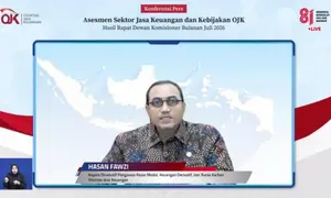 Kepala Eksekutif Pengawas Pasar Modal, Keuangan Derivatif, dan Bursa Karbon OJK Hasan Fawzi saat konferensi pers hasil RDK OJK secara daring, Selasa (4/8/2026). (Foto: Liputan6.com/Immanuel Christian)
