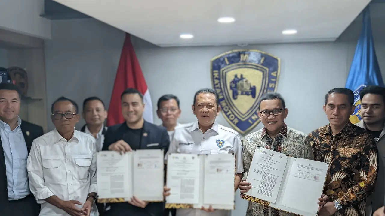 Acara MOU Ikatan Motor Indonesia (IMI), KADIN.dan Menteri Perlindungan Pekerja Migran Indonesia. Acara MOU IMI dan BRICS Formula dari Russia.