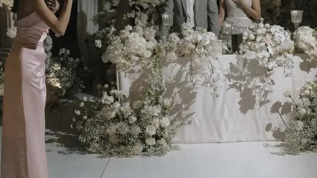 Mikha Tambayong saat Jadi Bridesmaid Yunita Siregar. [@miktambayong]