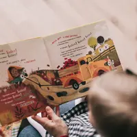 Happy Meal Bok Box yang kerja sama dengan Komunitas Buku Berkaki berhasil mengumpulkan lebih dari 210 ribu buku. (Ilustrasi: Pexels.com/Lina Kivaka)