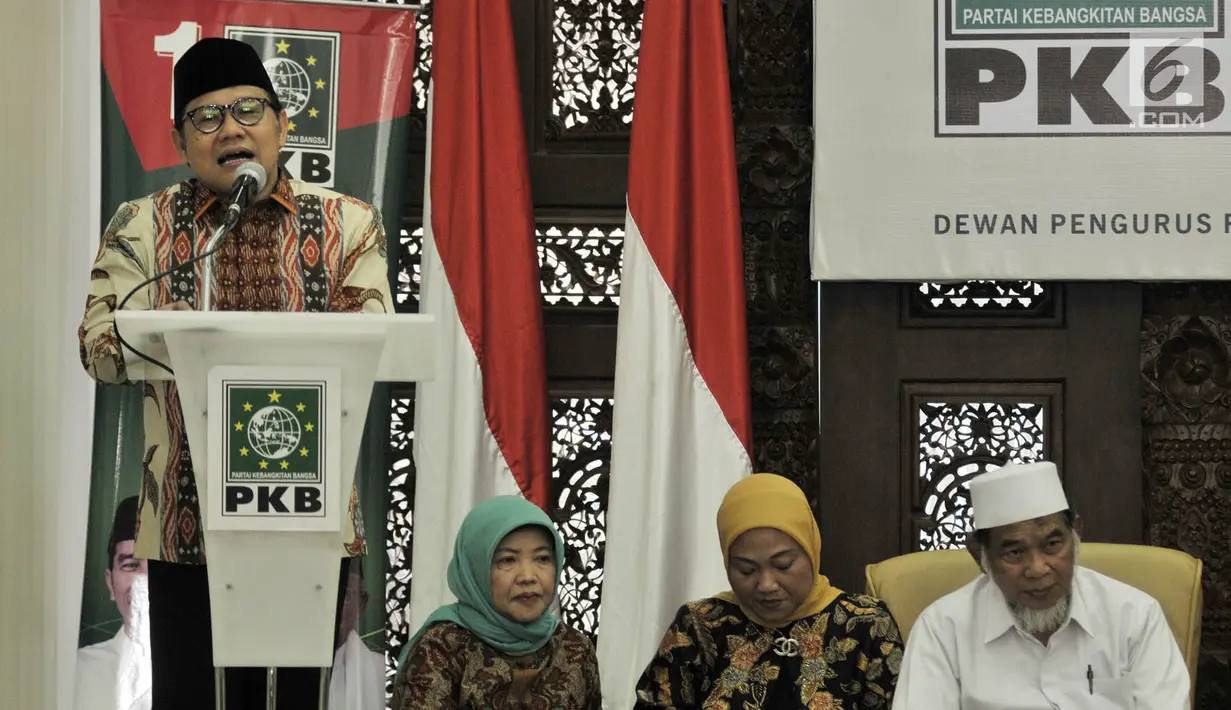 Ketua Umum PKB Muhaimin Iskandar memberikan sambutan dalam acara halalbihalal Idul Fitri 1440 H di Kantor DPP PKB, Jakarta, Senin (17/6/2019). Acara ini juga dihadiri para ulama, kader dan menteri Kabinet Kerja dari PKB. (merdeka.com/Iqbal S Nugroho)