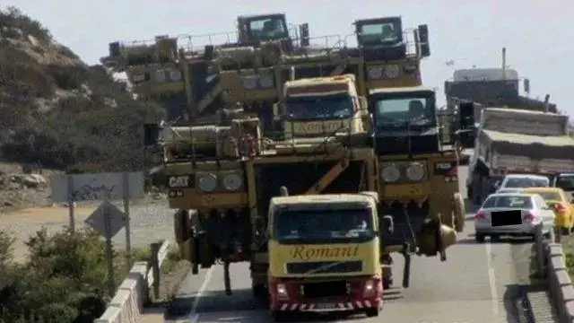 10 Potret Mobil Angkutan Barang dengan Muatan Nyeleneh Ini Bikin Heran