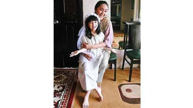 7 Potret Kedekatan Marshanda dan Sienna Ameerah Kasyafani, Kompak Banget