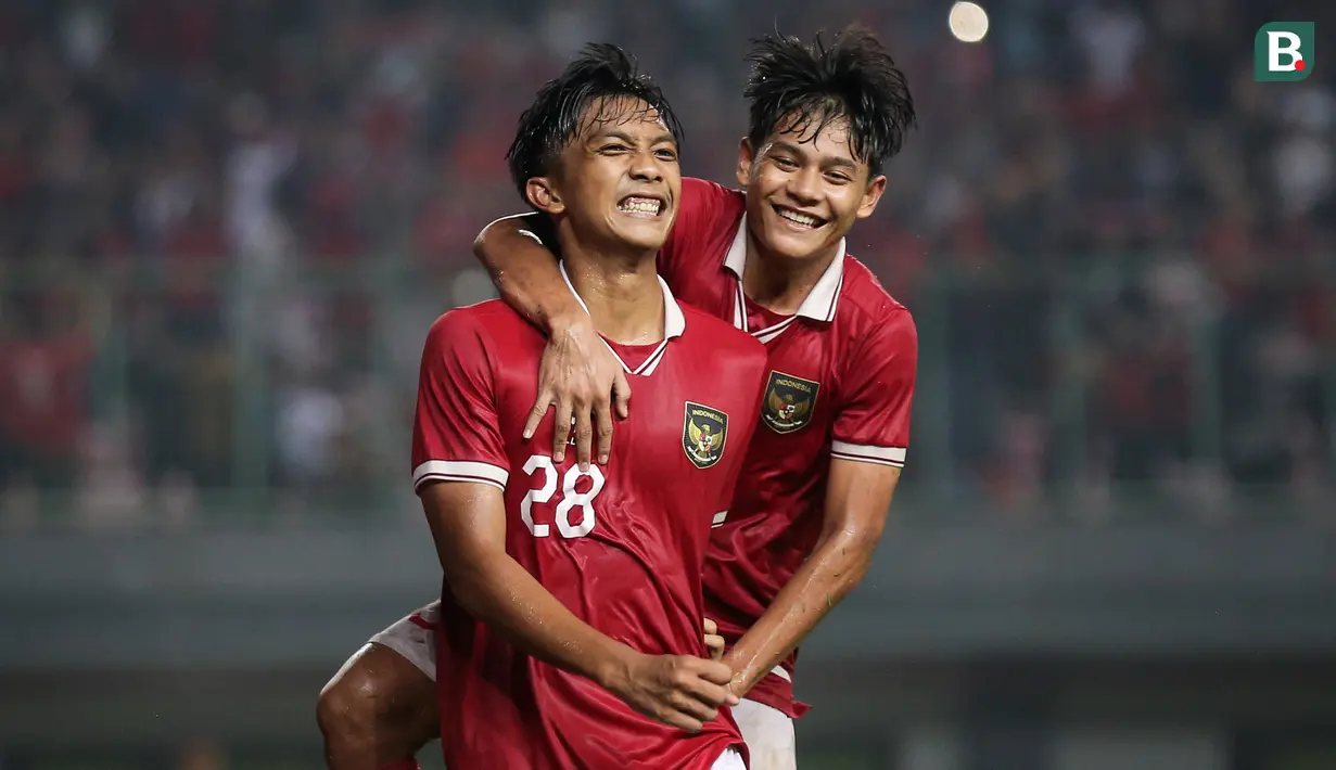<p>Pemain Timnas Indonesia U-19, Rabbani Tasnim merayakan gol kedua timnya yang dicetak dari eksekusi tendangan penalti saat matchday keempat Grup A Piala AFF U-19 2022 antara Timnas Filipina U-19 melawan Timnas Indonesia U-19 di Stadion Patriot Candrabhaga, Bekasi, Jawa Barat, Jumat (08/07/2022). (Bola.com/Bagaskara Lazuardi)</p>