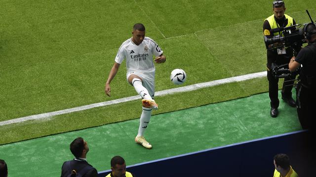 Kylian Mbappe dengan Jersey Real Madrid