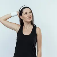 bau ketiak juga bisa menjadi penyebab masalah kesehatan, seperti diabetes. credits: freepik