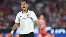 Striker Liverpool, Roberto Firmino, merayakan gol yang dicetaknya ke gawang Bayern Munchen pada laga Audi Cup di Stadion Allianz Arena, Munchen, Selasa (1/8/2017). Munchen kalah 0-3 dari Liverpool. (AFP/Christof Stache)