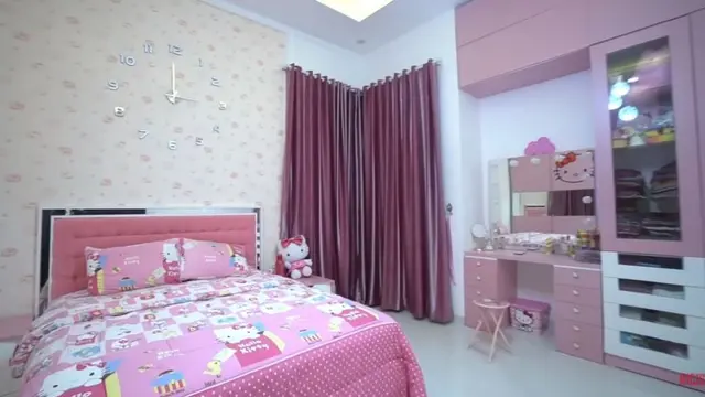 Didesain Serba Pink Bertema Hello Kitty, Ini 6 Potret Kamar Ria Ricis