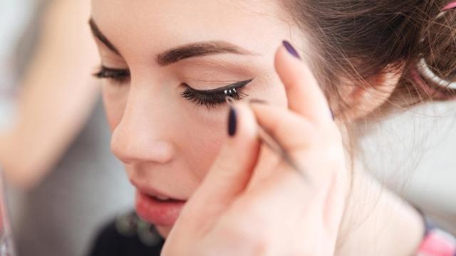 Makeup Jadi Praktis dengan Bulu Mata Pals Magnetik