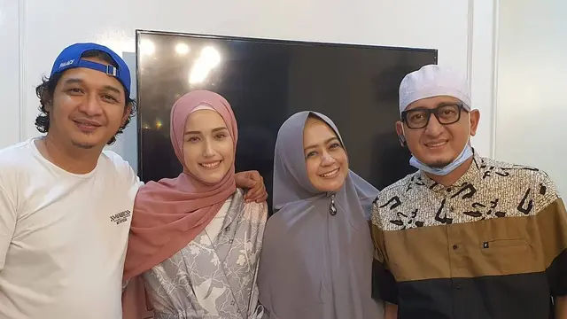 6 Momen Buka Bersama di Rumah Iis Dahlia, Ada Nissa Sabyan hingga Pasha Ungu