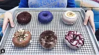 Philly Donuts atau Donat Philadelphia yang disantap Agnez Mo. (dok.Instagram @federaldonuts/https://www.instagram.com/p/BUzYksAApuj/Henry