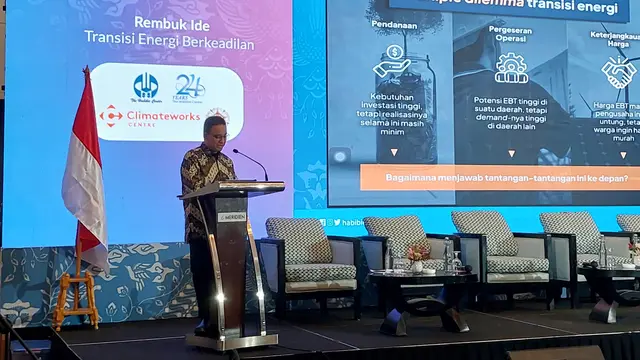 Calon Presiden (Capres) Anies Rasyid Baswedan  dalam Rembuk Ide Transisi Energi Berkeadilan, di Jakarta, Kamis (23/11/2023). Dia mengusulkan ada badan khusus yang mengawasi krisis iklim