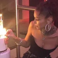 Rayakan ulang tahun ke 22, Bella Hadid dan Gigi Hadid adu seksi (instagram/llxoyal)