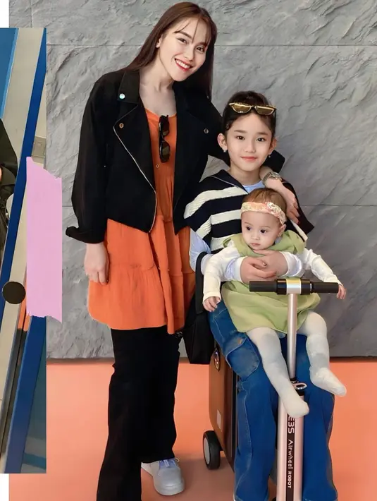 Ibu dan anak ini menarik perhatian netizen karena gayanya yang kece abis. [@ayutingting92]