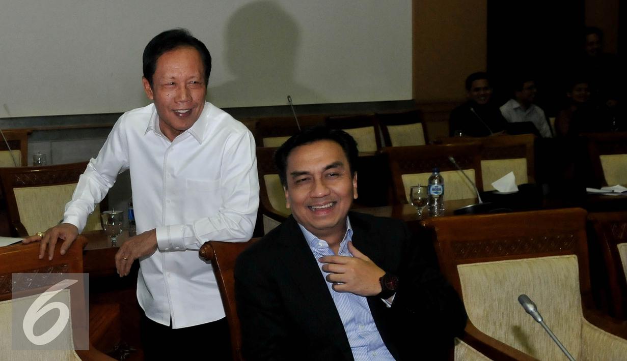 Kepala Badan Intelejen Nasional (BIN) Sutiyoso usai mengikuti rapat kerja dengan Komisi I DPR RI di Kompleks Parlemen, Jakarta, Senin (28/92015). Rapat membahas isu-isu teraktual yang berhubungan dengan intelejen Indonesia. (Liputan6.com/Johan Tallo)