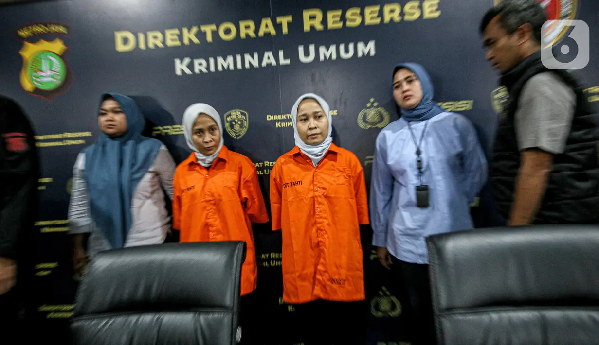 Ditreskrimum Polda Metro Jaya berhasil melakukan pengungkapan dan penangkapan dua tersangka yaitu Si kembar Rihana dan Rihani terkait kasus penipuan PO iPhone. (Liputan6.com/Faizal Fanani)