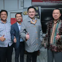 Farhat Abbas, lagi-lagi mendatangi Polda Metro Jaya pada Selasa (30/1/2018). Bukan lagi untuk melapor, melainkan memenuhi panggilan pihak kepolisian yang sudah mulai menindaklanjuti laporannya terhadap Nikita Mirzani. (Adrian Putra/Bintang.com)