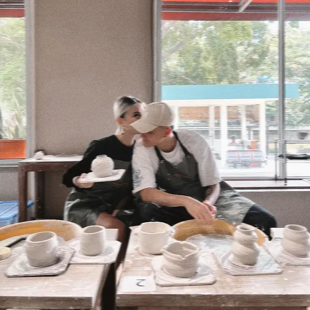 Disebut Mau Nikah, Ini 6 Potret Agnez Mo Bak Pengantin Bareng Kekasih