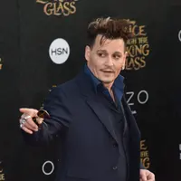Aktor Johnny Depp di nyatakan dalam kondisi emosional tinggi dan berantakan bahkan depresi usai kasus perceraiannya dengan Amber Heard. (AFP/Bintang.com)