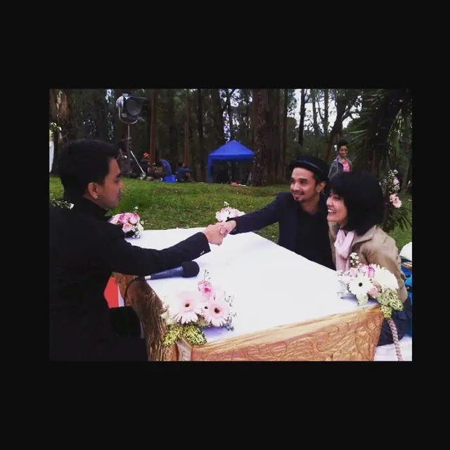 10 Tahun Pernikahan, Ini 7 Potret Lawas Oncy Ungu dengan Endhita Wibisono