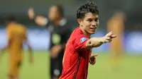 Pemain Persija Jakarta, Ryo Matsumura melakukan selebrasi setelah mencetak gol kedua ke gawang Bhayangkara FC pada laga pekan ke-20 BRI Liga 1 2023/2024 di Stadion Patriot Candrabhaga, Bekasi, Senin (27/11/2023). (Bola.com/M Iqbal Ichsan)