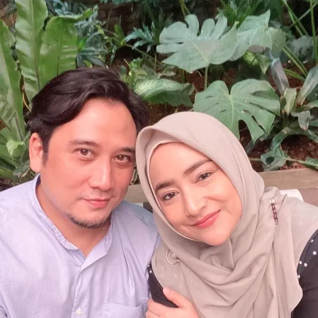 Langgeng dengan Istri hingga Kini, 6 Artis Pria Ini Ternyata Menikah di Usia Muda