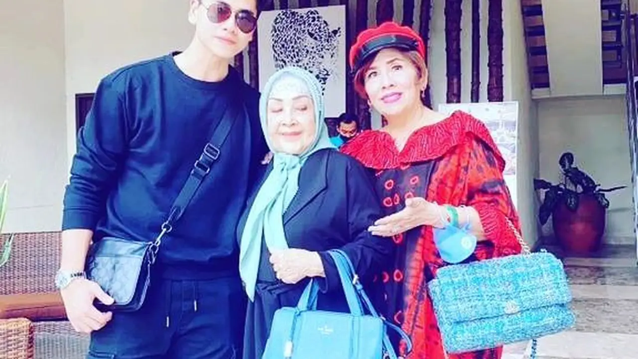 Potret Kebersamaan Ibunda Venna Melinda dan Ferry Irawan, Besan yang Kompak