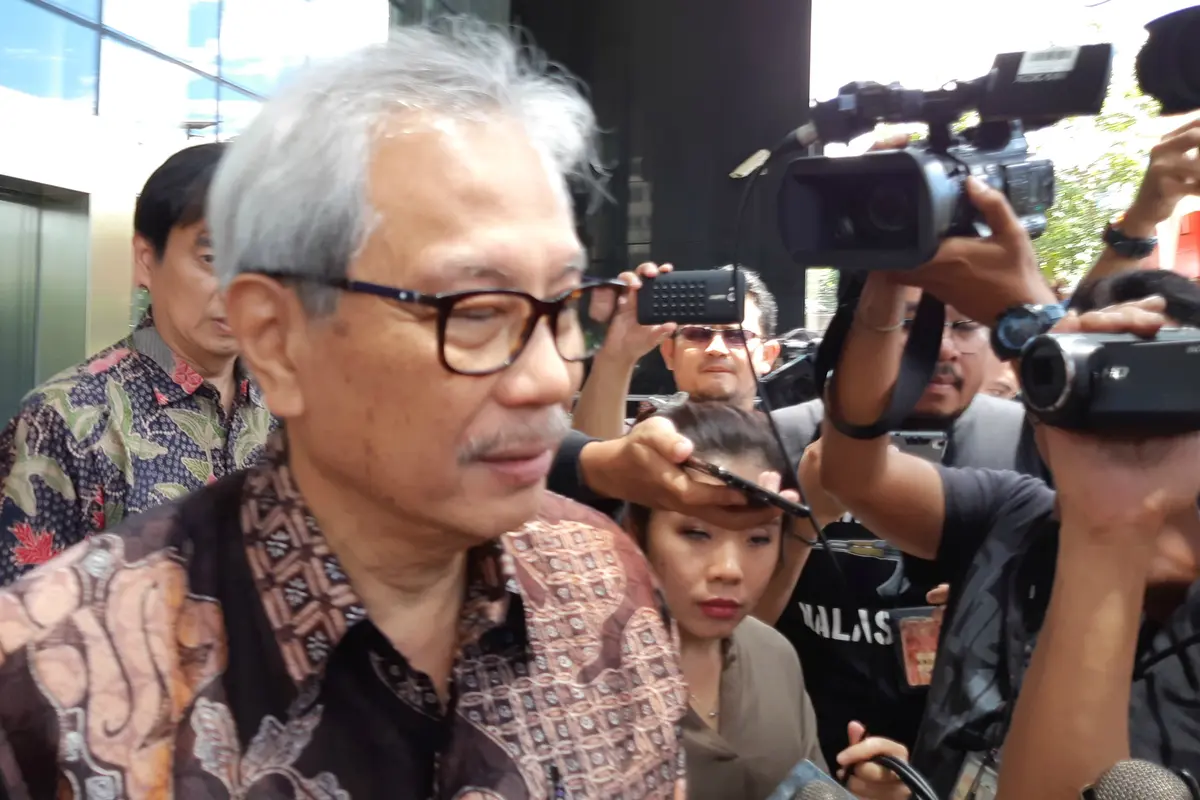 KPK memeriksa Komisaris Utama Bank Mandiri Hartadi Agus Sarwono