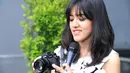 Ify Blink, tak hanya hobi bernyanyi tetapi juga menyukai fotografi. Hobi memotret yang melekat sejak SMP, pemilik nama asli Alyssa Saufika Umari ini kerap menjadikan tempat-tempat di Jakarta sebagai spot untuk berburu foto. (Adrian Putra/Bintang.com)