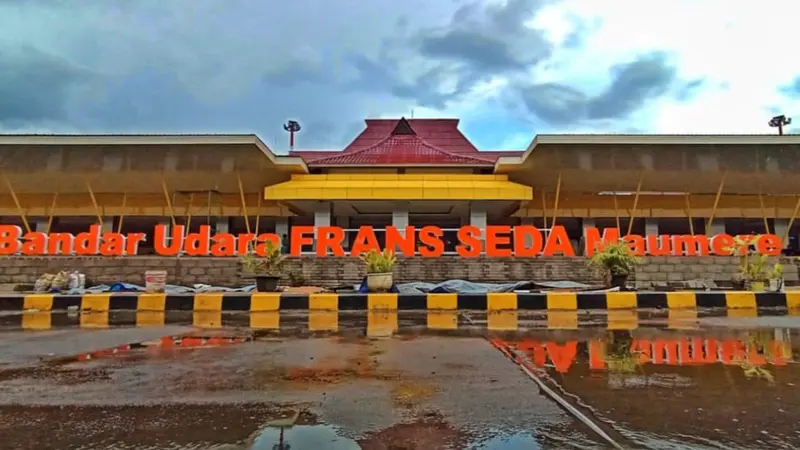 Bandara Frans Seda Maumere Masih Ditutup Dampak Erupsi Gunung Lewotobi - Bisnis Liputan6.com