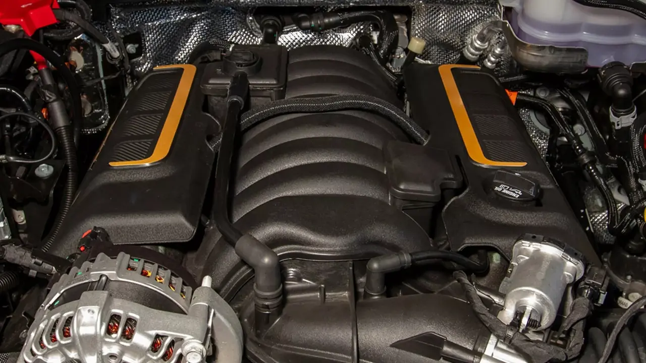 Mesin legendaris 6.4 liter Hemi V8 (Jeep)