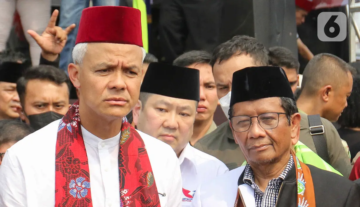 "Kira-kira kalau nanti mau coblos, yang Anda ingat-ingat apa? Oh nomernya. Apalagi? Rambut putih," terang Ganjar. (Liputan6.com/Herman Zakharia)