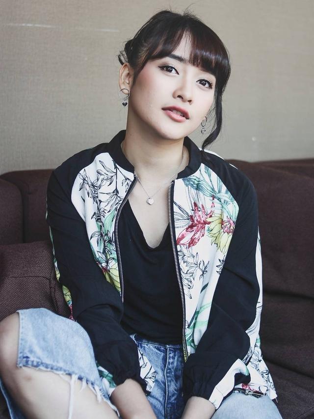 JKT48 Bubar? Intip Gaya Keren Melody dan Kinal Mantan ...