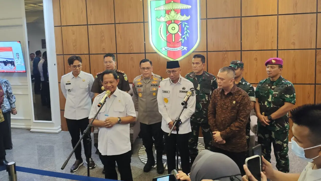Mendagri, Tito Karnavian saat jumpa pers soal kesiapan arus mudik di Lampung. Foto : (Liputan6.com/Ardi).
