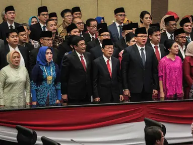 Mantan Gubernur DKI Jakarta, Basuki Tjahaja Purnama atau Ahok bersama Sutiyoso dan Djarot Saiful Hidayat menghadiri pengukuhan anggota DPRD DKI p2019-2024 di gedung DPRD DKI Jakarta, Senin (26/8/2019). Sebanyak 106 anggota DPRD DKI terpilih 2019-2024 dilantik hari ini. (Liputan6.com/Faizal Fanani)