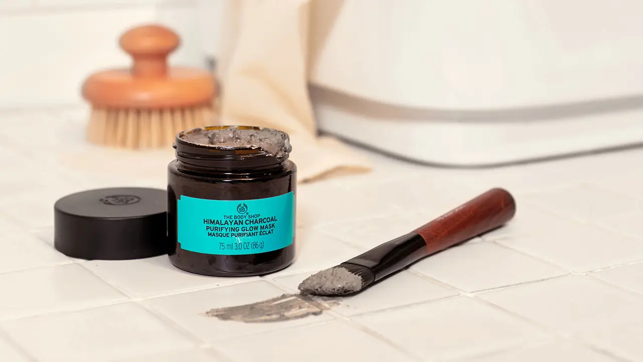 7 Masker Charcoal yang Ampuh Basmi Jerawat, Mulai dari Rp17 ribu