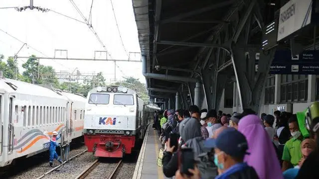 Ilustrasi pemberangkatan kereta api di Daop 9 Jember (Istimewa)