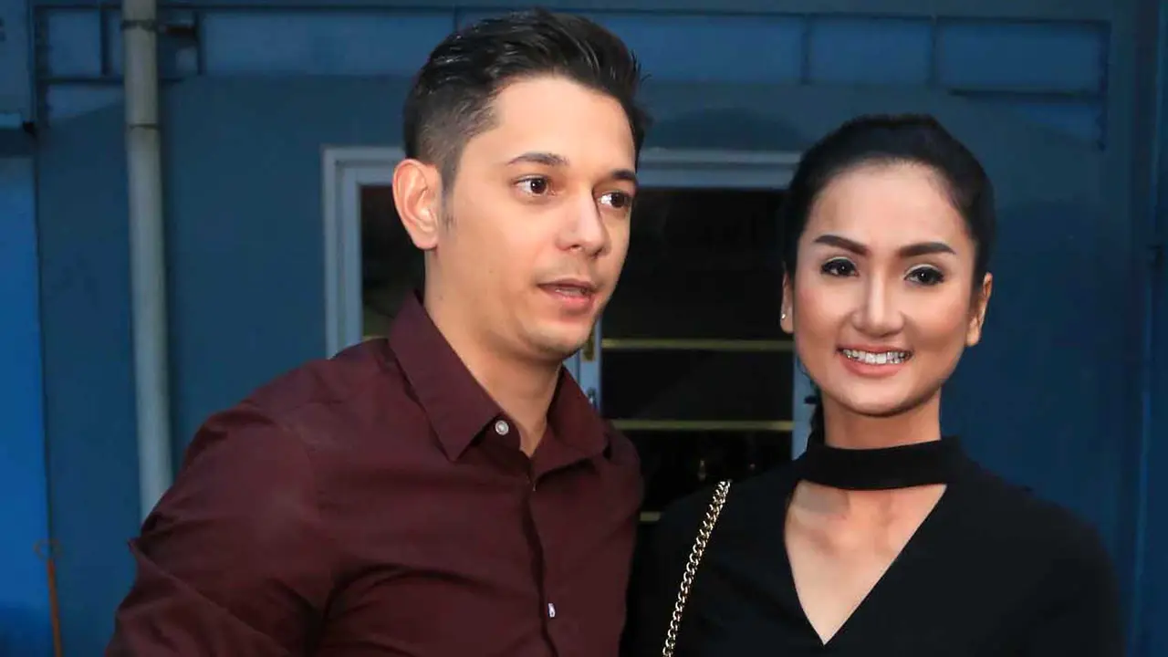 Andrew Andika dan Tengku Dewi