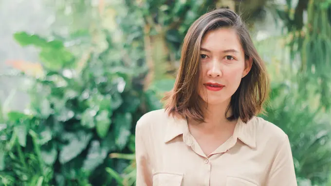 rambut pendek sedih serius mandiri insecure