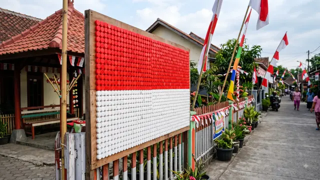Ide Hiasan 17 Agustus dari Tutup Galon Bekas