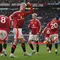 Pemain Manchester United asal Denmark, Rasmus Hojlund, merayakan gol yang dicetaknya dalam laga melawan Brentford dalam lanjutan Premier League di Old Trafford, Sabtu (19/10/2024). (Oli SCARFF / AFP)